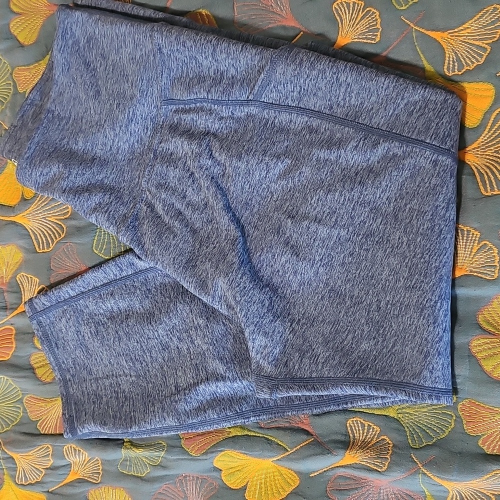 Kirkland Signature Capri Leggings XL - Picture 4 of 6